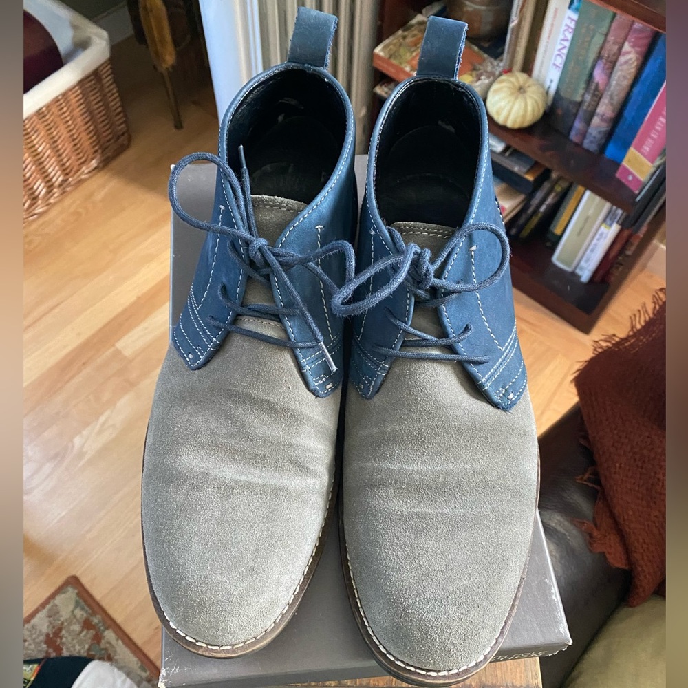 Kenneth Cole Reaction Gray and Blue suede desert boot style shoes